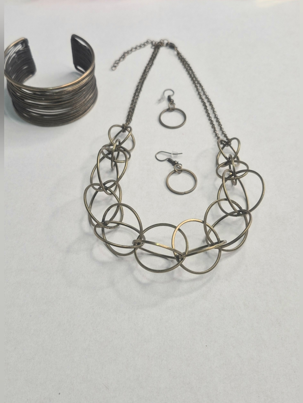 Interlinked Circle Necklace Earring & Bracelet Set - Metallic Silver Tone